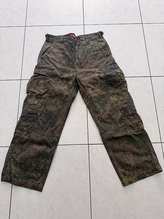 Pantaloni: Supreme Military Cargo – Usato da Urtenen-Schönbühl venduto da ninociotti