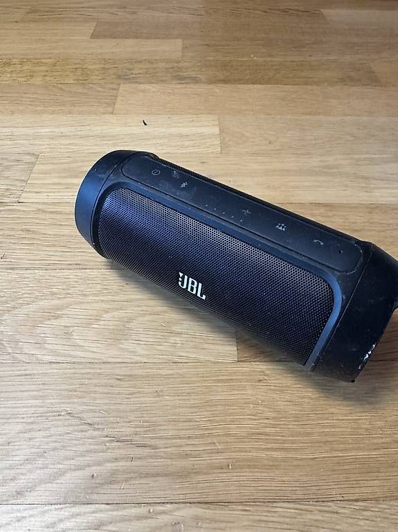 Lautsprecher: JBL Charge 2 Bluetooth Lautsprecher Schwarz – Gebraucht aus Zug von jonasg 1