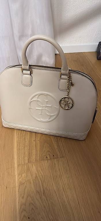 Sacs femmes: Guess Tasche – D'occasion à Alchenflüh par Zinaida1985
