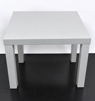 2 tables basses carrées neuves