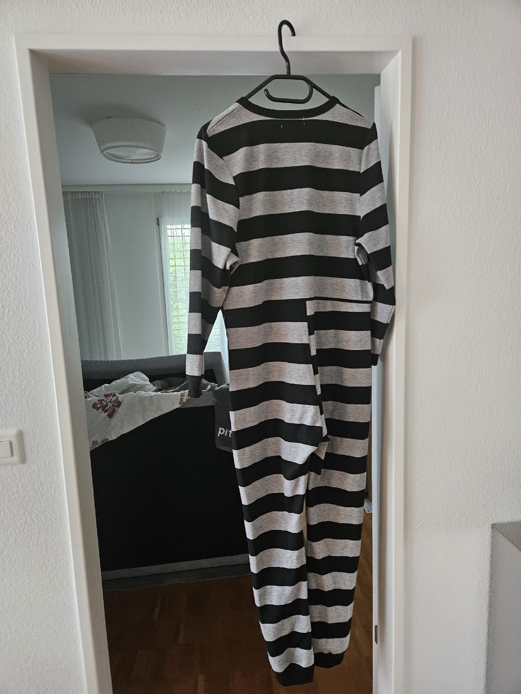 Pyjamas & Ähnliches: Overall - Pijama – Gebraucht aus Kilchberg ZH von tan_g9ny 1