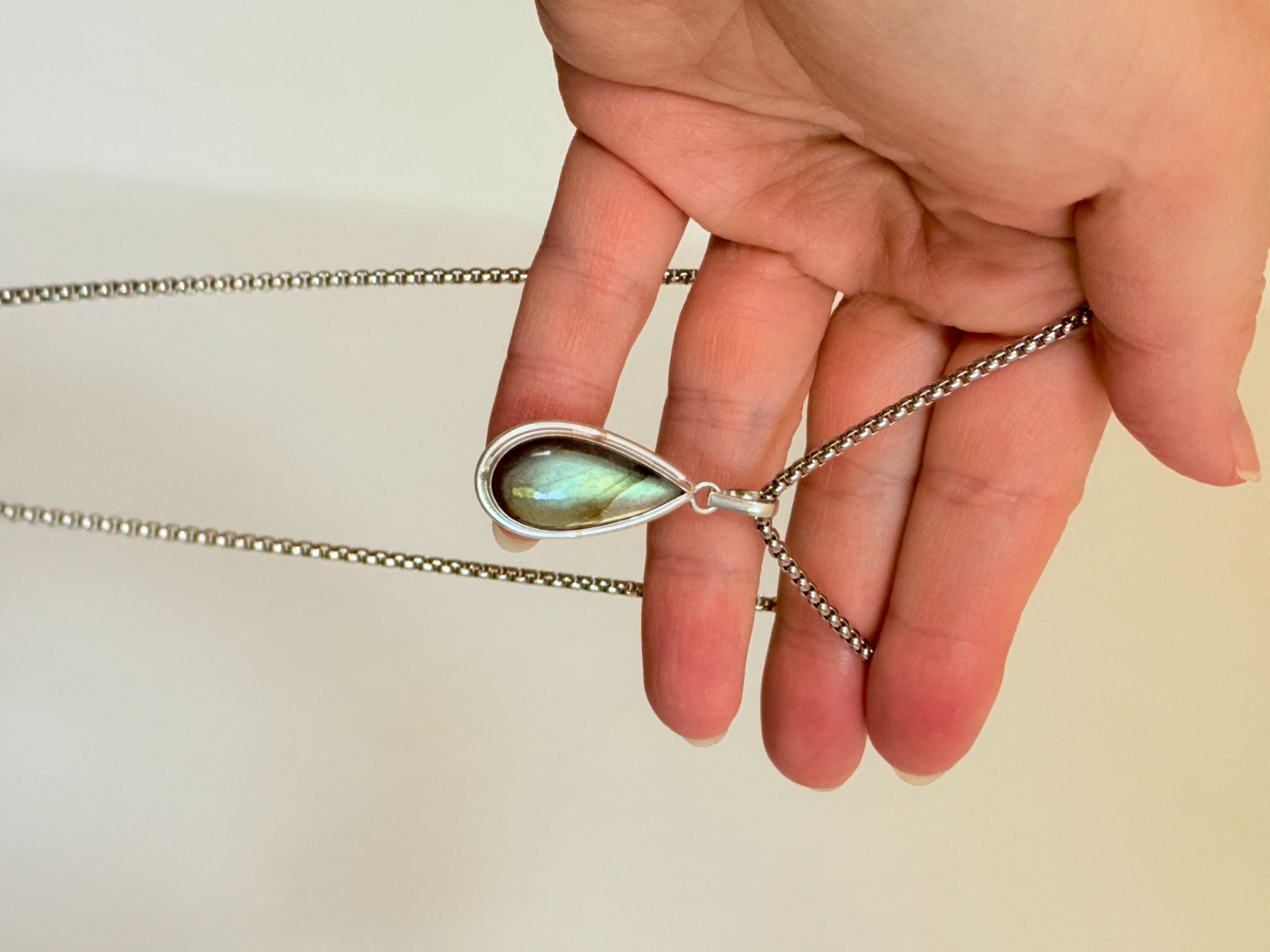 Catenine: Collier labradorite, élégant et tendance ✨ – Nuovo e nell'imballaggio originale da Genève venduto da AWWA 1