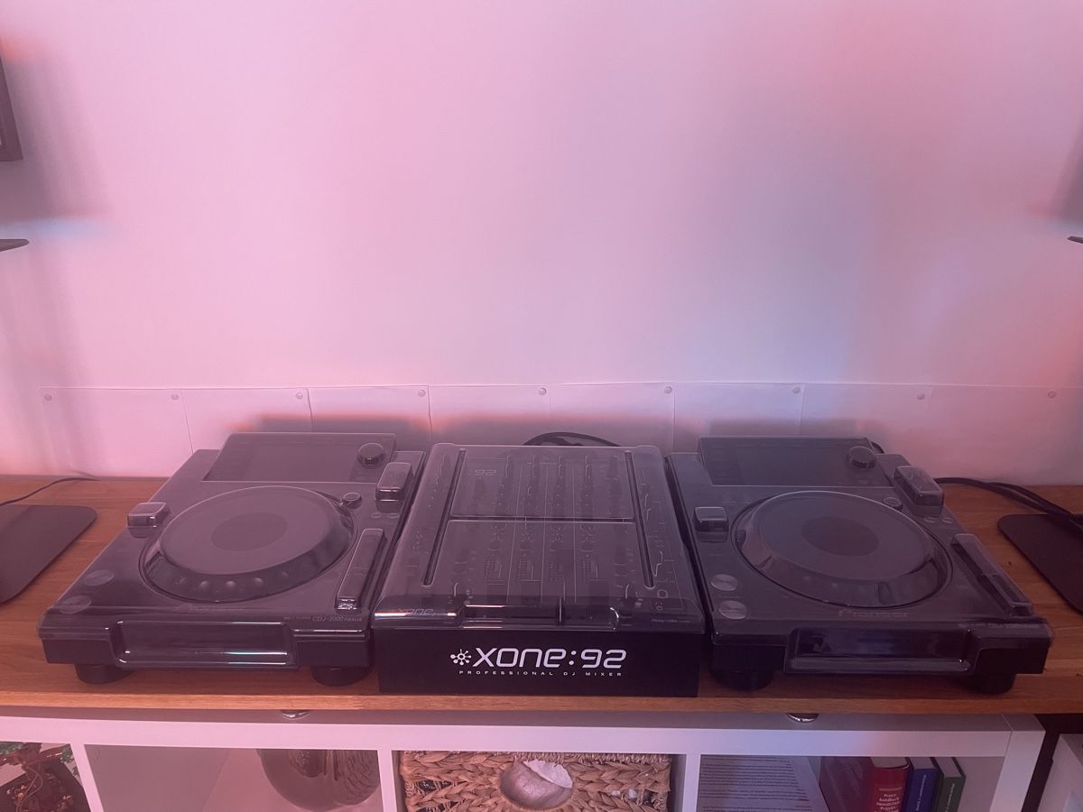 Console di mixaggio: 2x CDJ 2000 Nexus + 1x Xone 92 – Usato da Bern venduto da Jos_TR8S 3