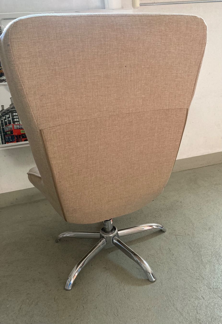 Poltrone: Relaxsessel mit Heizfunktion & Hocker | Drehbar | Beige – Usato da Sonterswil venduto da VD-Service 5
