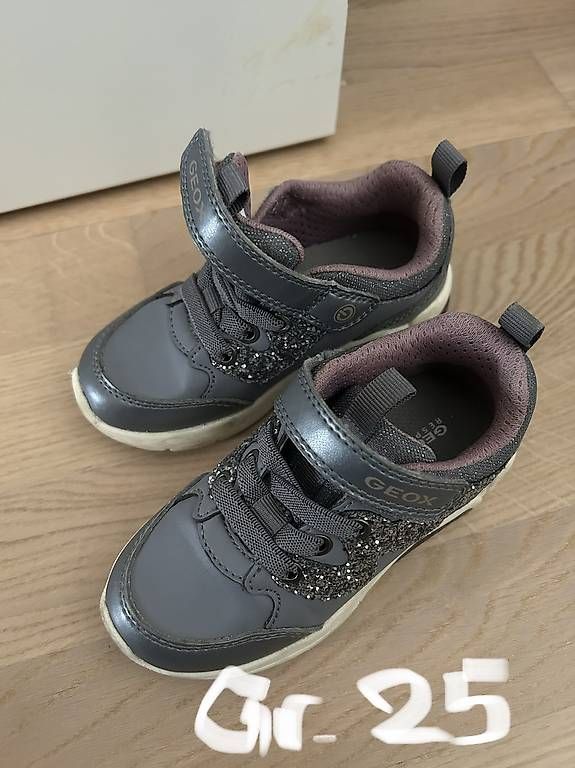 Chaussures filles: Diverse Kinderschuhe – D'occasion à Oberstocken par sui_d7tt 2