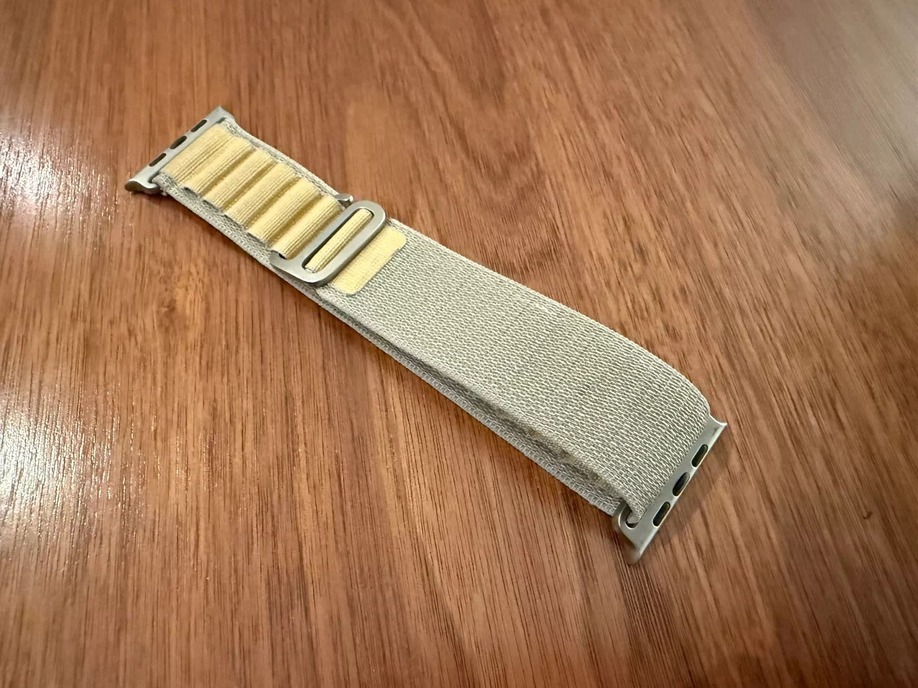 Apple Armbänder & -reifen: Apple Alpine Loop Tan – Gebraucht aus Wangen b. Olten von Thomiverkauft