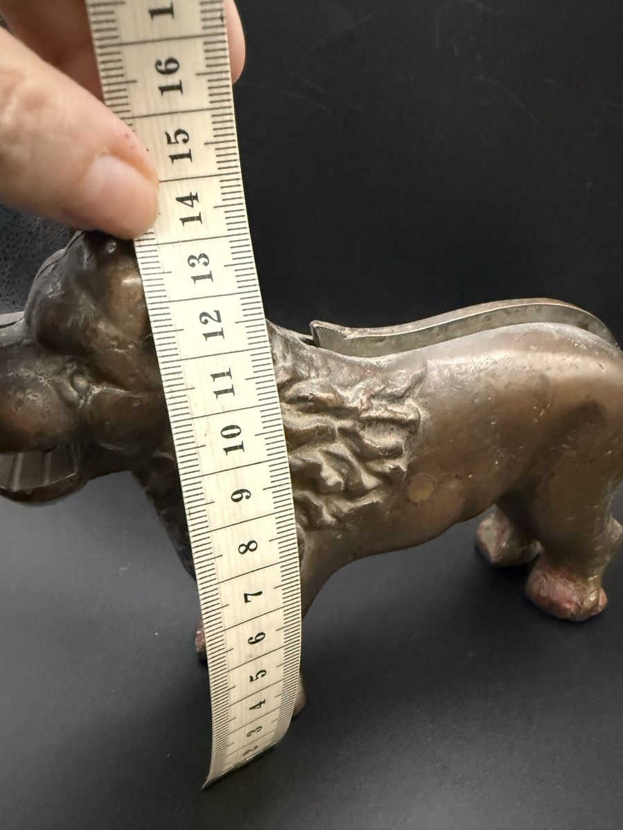 Küchengeräte: Antiker Löwen-Nussknacker aus massiver Bronze – Gebraucht aus Lamone von LaCantinaMagica 8
