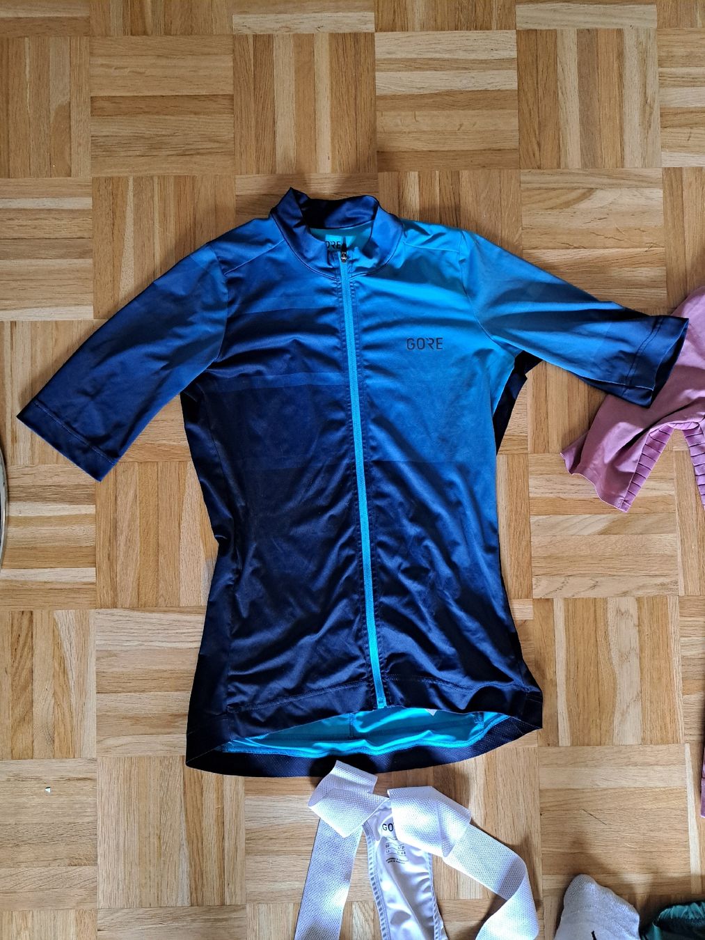 Lotti di vestiti: Grosses Velokleider Set Damen S-M – Usato da Winterthur venduto da ang_d9dq 7