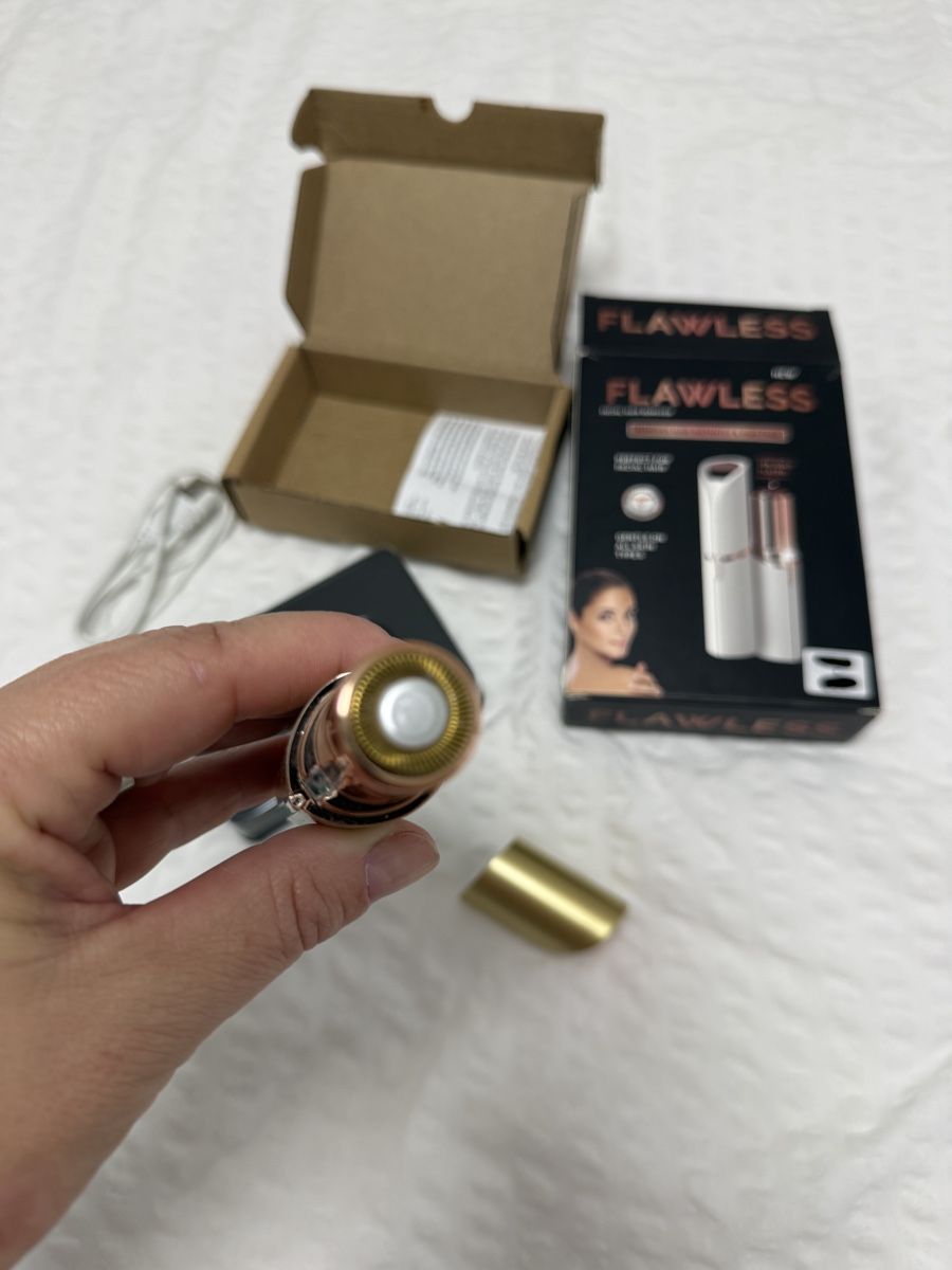 Rasoi & Lamette da barba: Flawless Gesichtshaarentferner Gold Neu  – Usato da Horgen venduto da Renbert 2