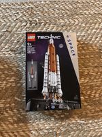 LEGO Technic 42221 Rocket new