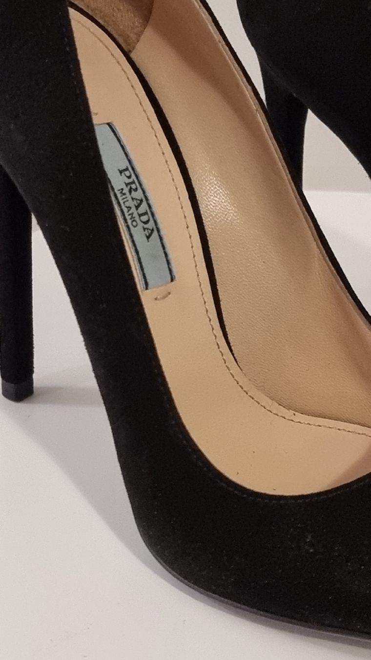 Prada Damenschuhe: Elegante Prada Wildleder Pumps Gr. 36.5 – Neu (gemäss Beschreibung) aus Lengnau BE von Thanu1994 1
