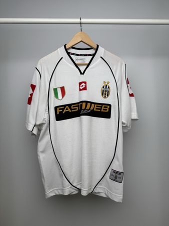 Juventus Turin 02/03 away shirt