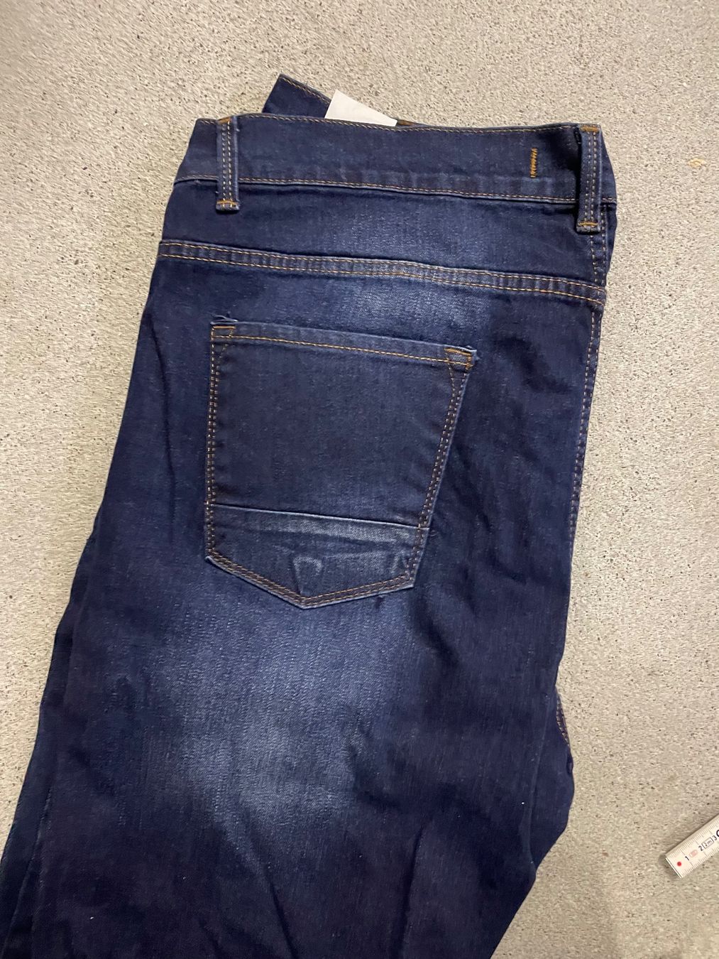 Jeans: Neue Jeans 48/34 – Nuovo (secondo la descrizione) da Altdorf UR venduto da Lilelo82 1