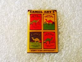 Ansteckpin 77: Camel Cigarets