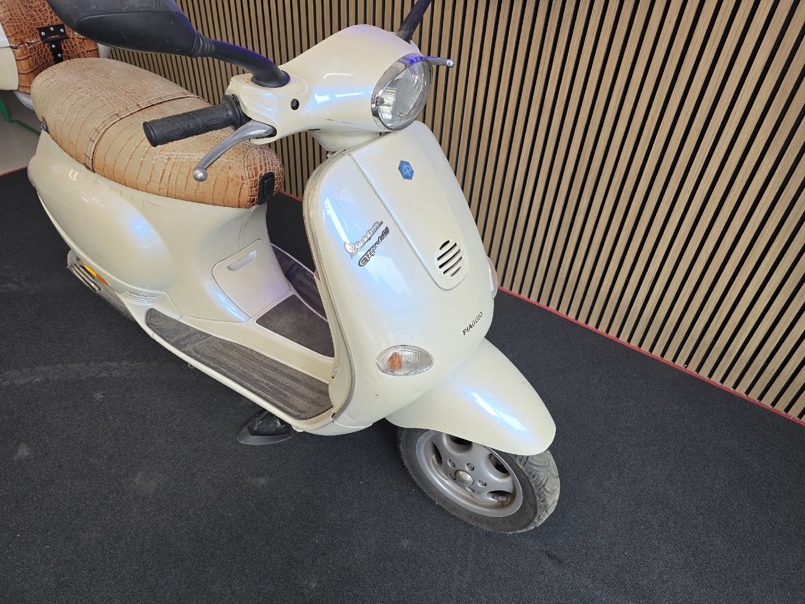 Piaggio Scooter: Piaggio Vespa ET4 – Difettoso da Zizers venduto da Ritsch-Motors 4