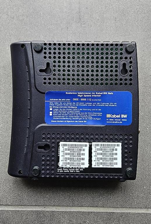 Arris Modem & Router: Arris Modem TM502B mit LAN Kabel & Adapter – Usato da Niederbipp venduto da Broker_Online 2