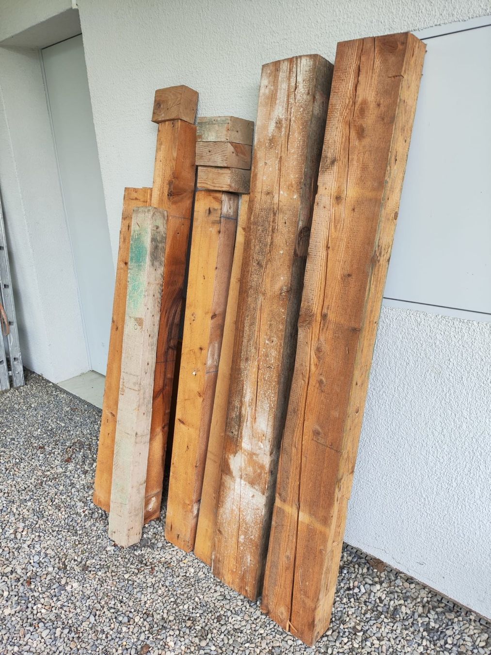 Articoli in legno: Holzbalken Kantholz verschiedene Größen – Usato da Safenwil venduto da Bibolo 2