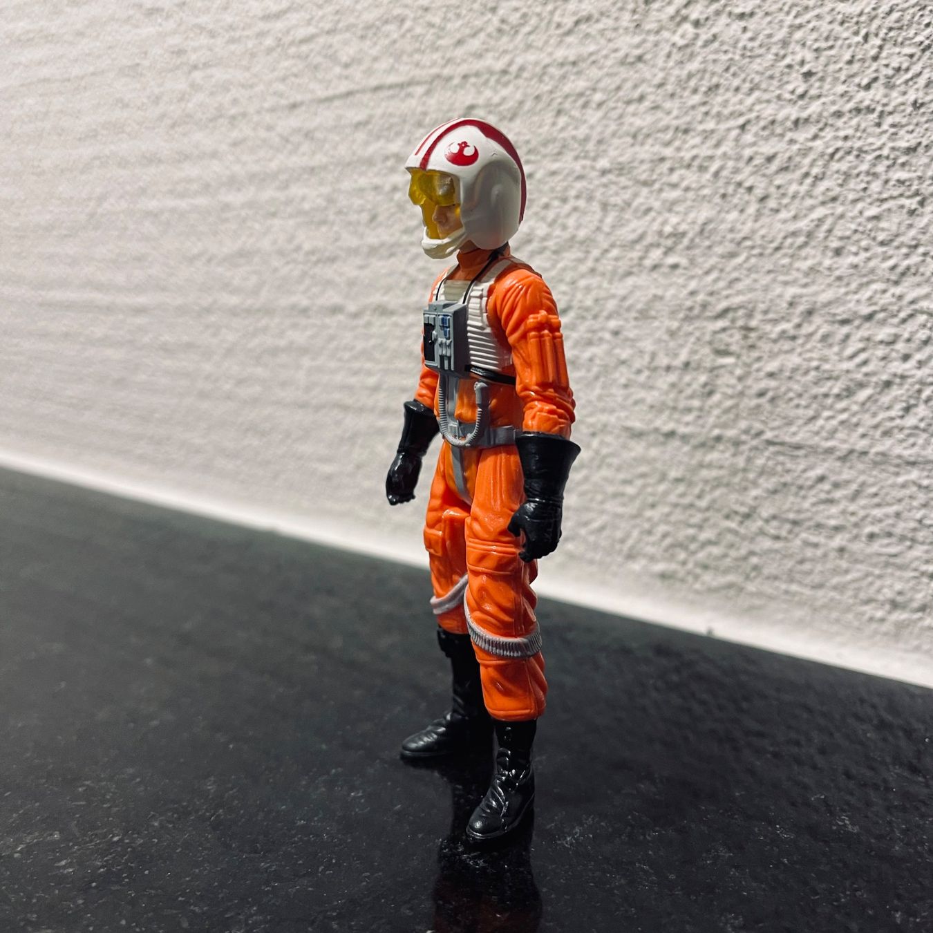 Hasbro Statuette: Hasbro Star Wars Luke Skywalker Pilot Actionfigur I – Usato da Reinach BL venduto da Graphix 2