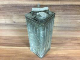 Alte Vintage Oelkanne Blechkanne für Werkstatt Deko
