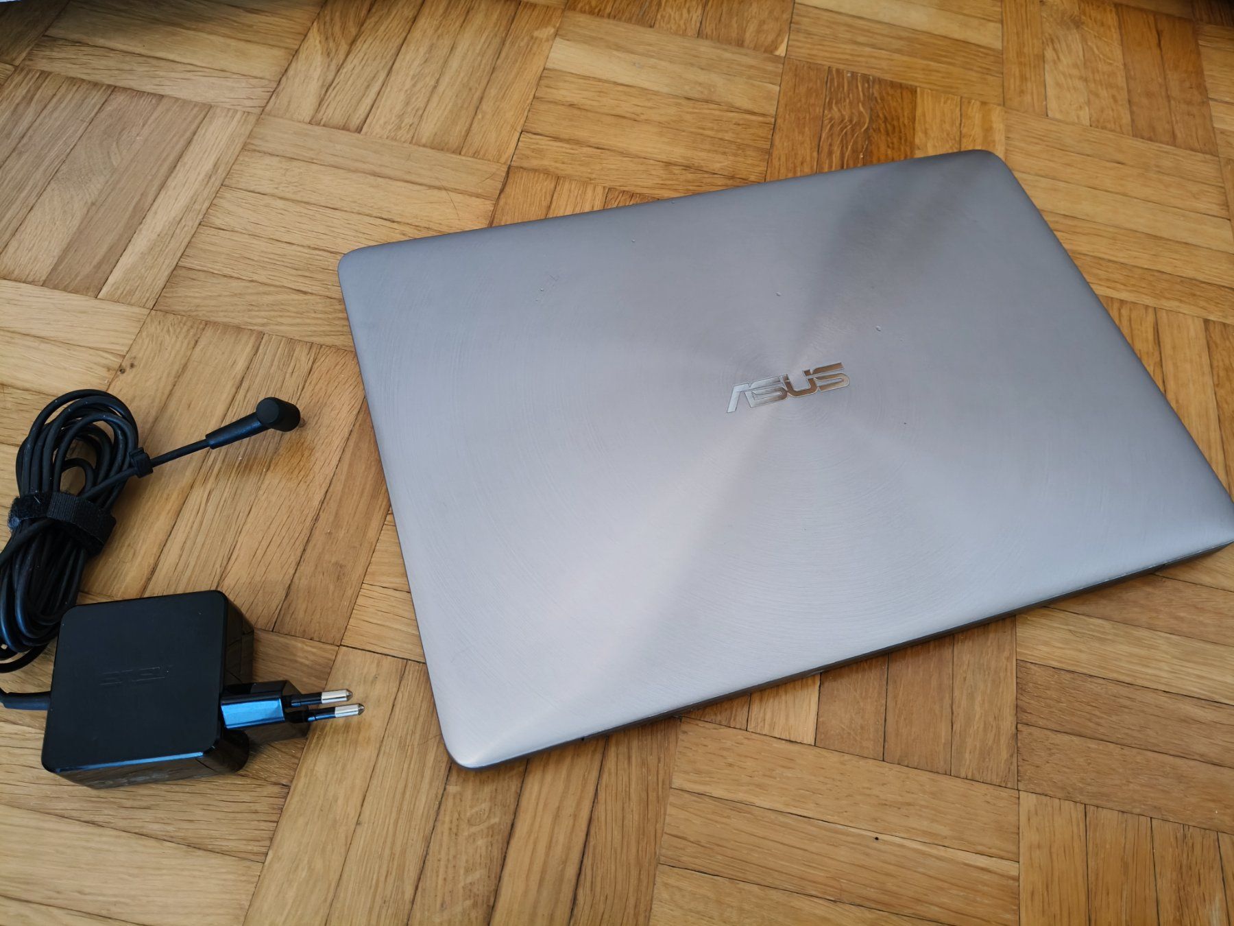 Asus Notebook: Notebook Asus Zenbook 13.3" UX330U – Usato da Martigny venduto da Yaski 1