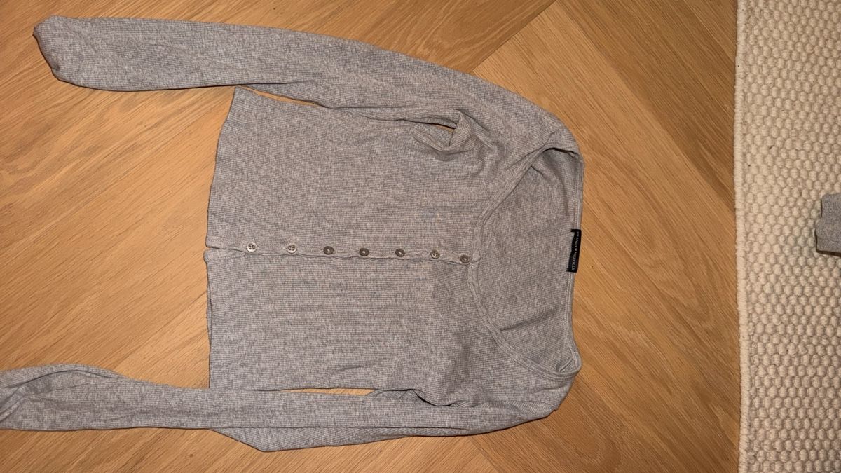 Brandy Melville Maglioni & Felpe: Pull Brandy Melville Gris – Usato da Thônex venduto da nat_hc2z