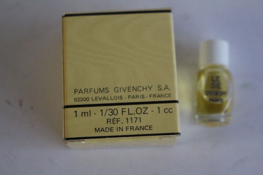 Profumi & Eau de Toilette: Miniature parfum Le DE GIVENCHY – Usato da Vandoeuvres venduto da Dom-Tom 1