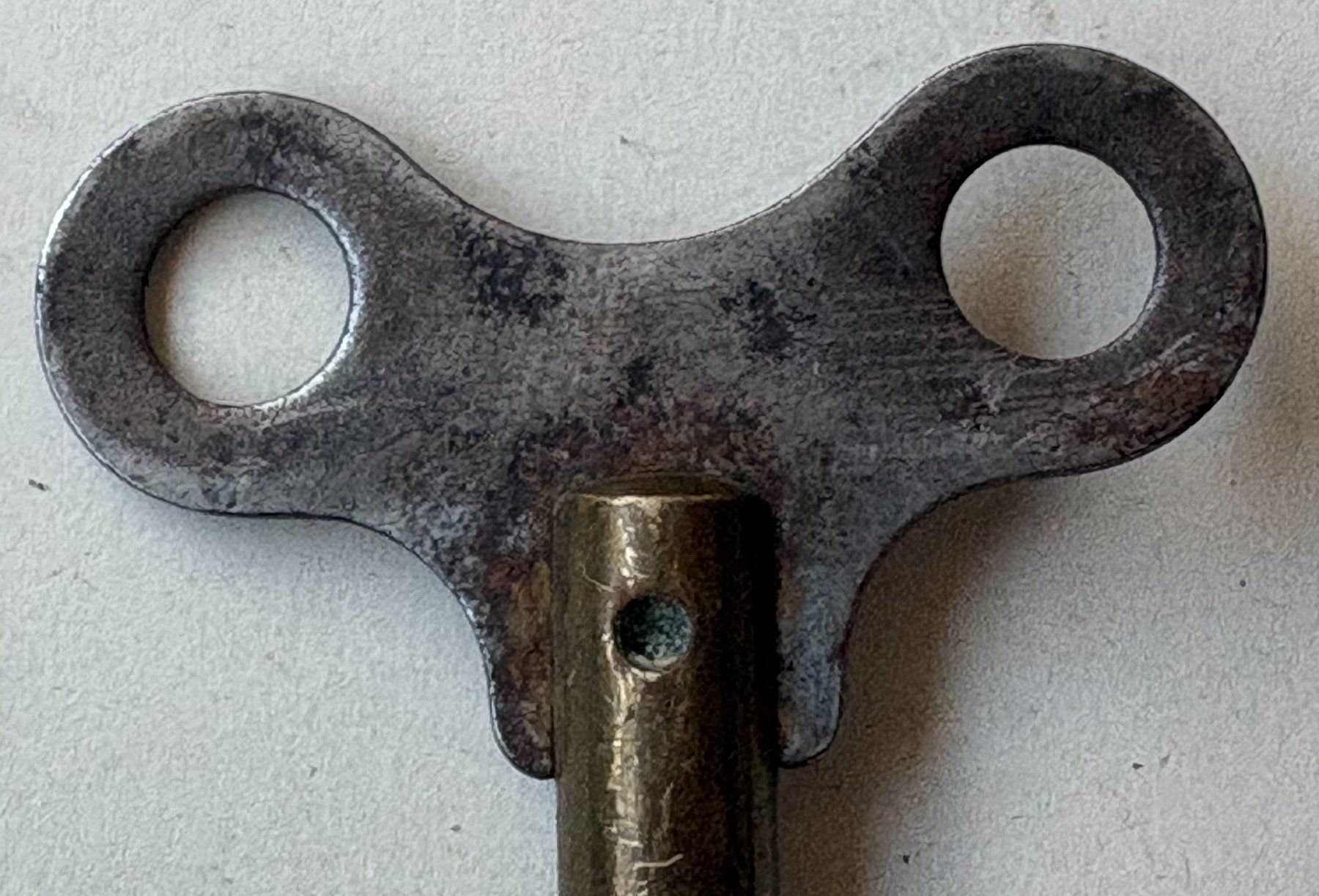 Schlüssel: ANTIKER UHRENSCHLÜSSEL – Gebraucht aus Ostermundigen von wini63 1