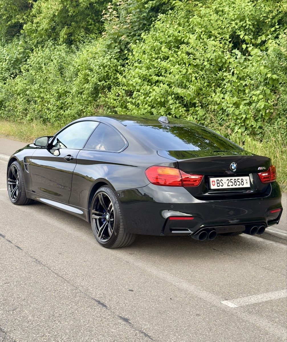 BMW Toutes les pièces auto: Bmw M4 Handschaltung  – D'occasion à Basel par mat_tt82 3