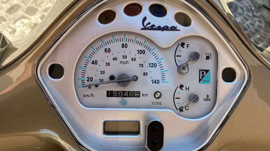 Vespa Scooter: Vespa GTS Super 125, goldbraun – Usato da Malans GR venduto da stoamandl 3