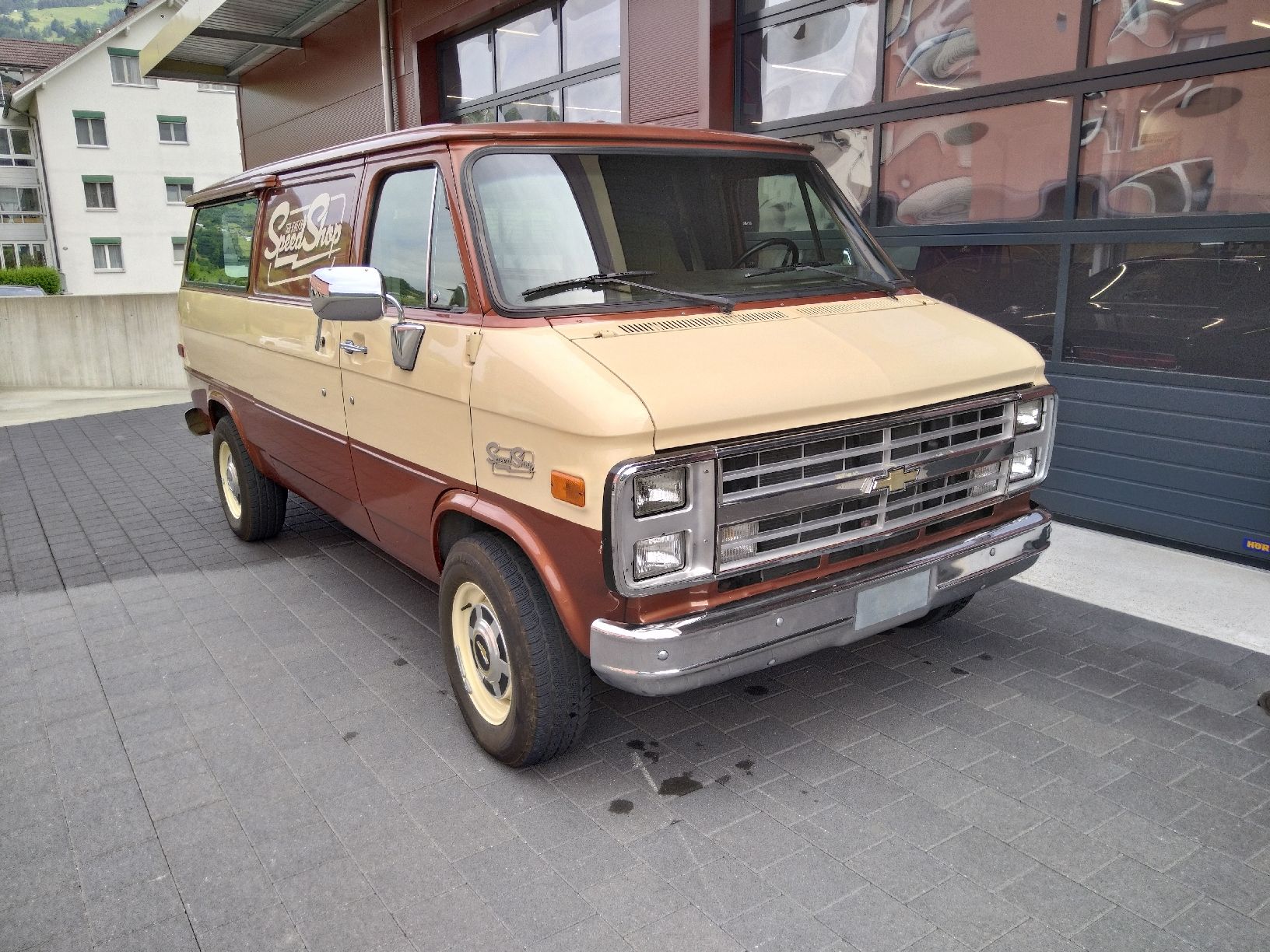 Chevrolet Automobili: Chevrolet Van G30 – Usato da Steinen venduto da Blackcadillac