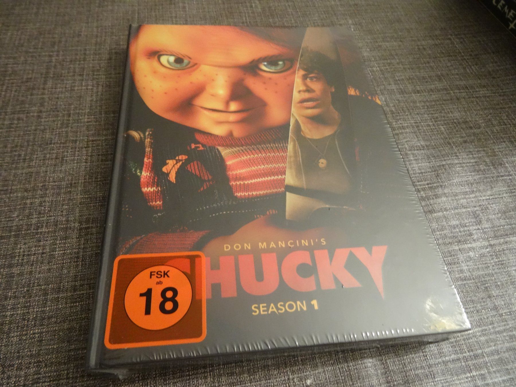 Tutti i DVDs: Chucky Staffel 1 Blu-ray MEDIABOOK NEU – Nuovo e nell'imballaggio originale da Olten venduto da Disc-Verkauf