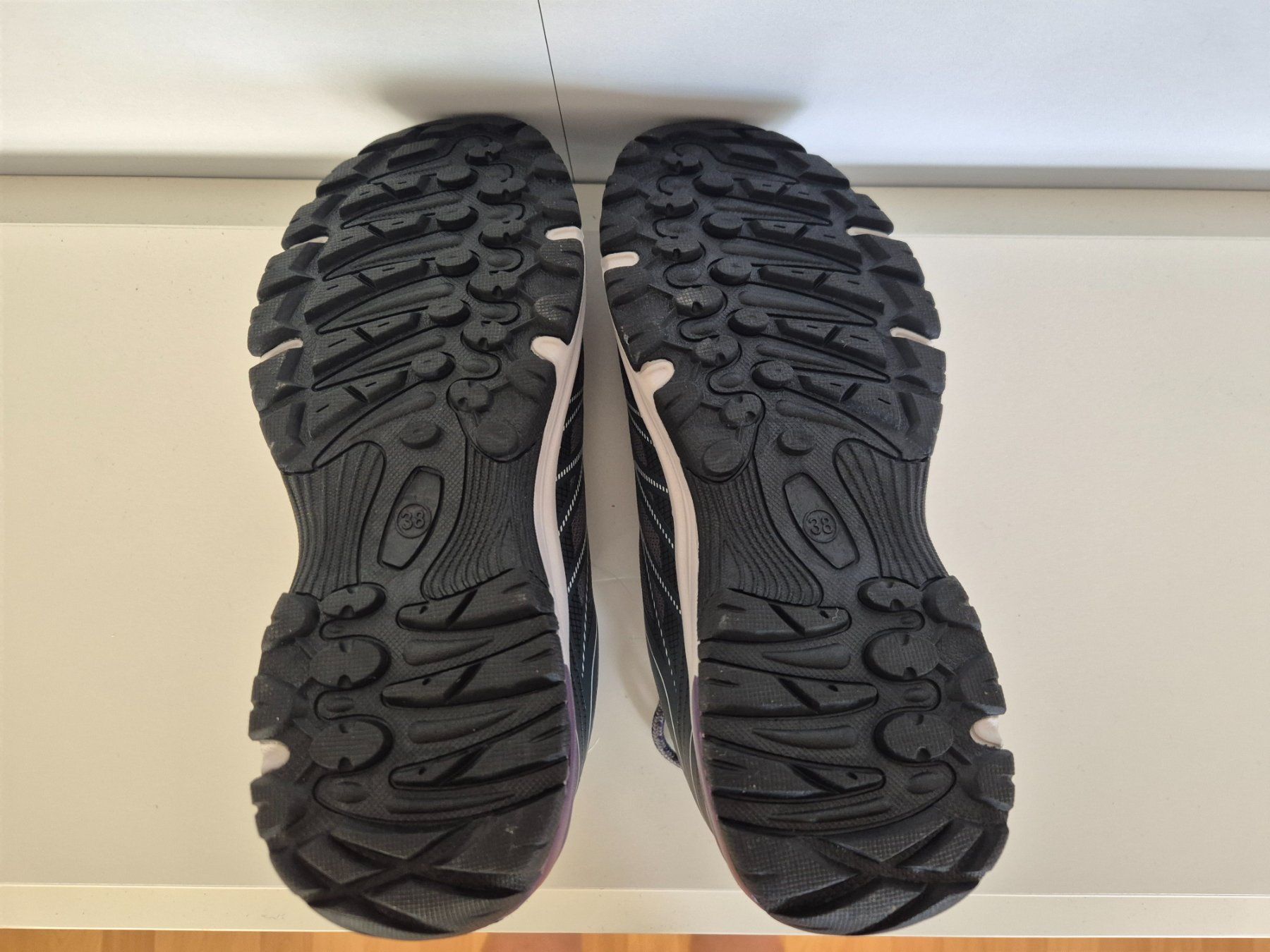 Scarpe da uomo: Atrium Turnschuhe / Sneaker 38 NEU – Nuovo e nell'imballaggio originale da Meggen venduto da Orrinka20 2