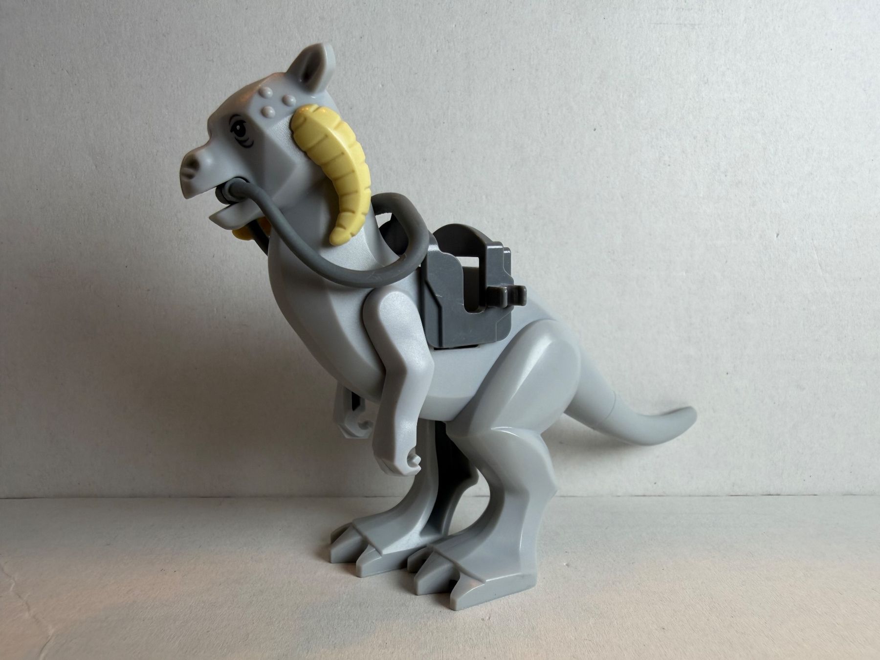 Lego Statuette: Lego Star Wars Tauntaun – Usato da Neftenbach venduto da Elitebricks