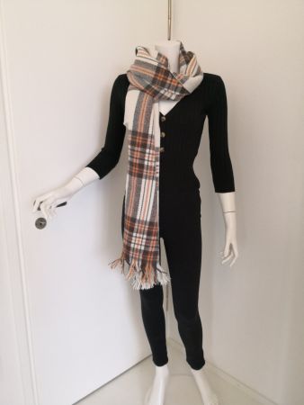 🤩PIECES SCHAL KARIERT WEISS-SCHWARZ-ROSA