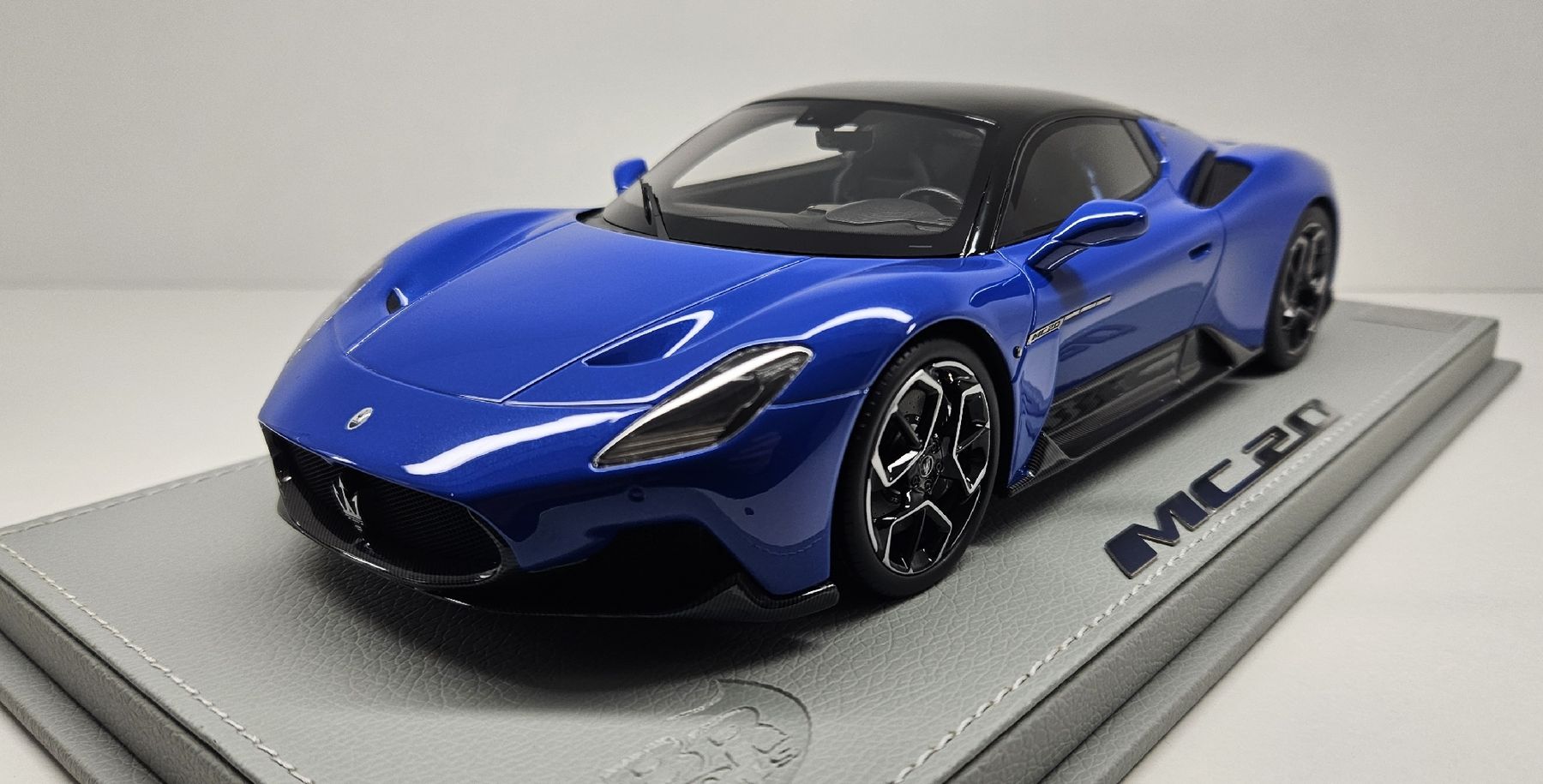 BBR Models Modellautos: 1:18 Maserati MC20 Coupe - BBR - Neu – Neu und originalverpackt aus Goldach von P.X.A.