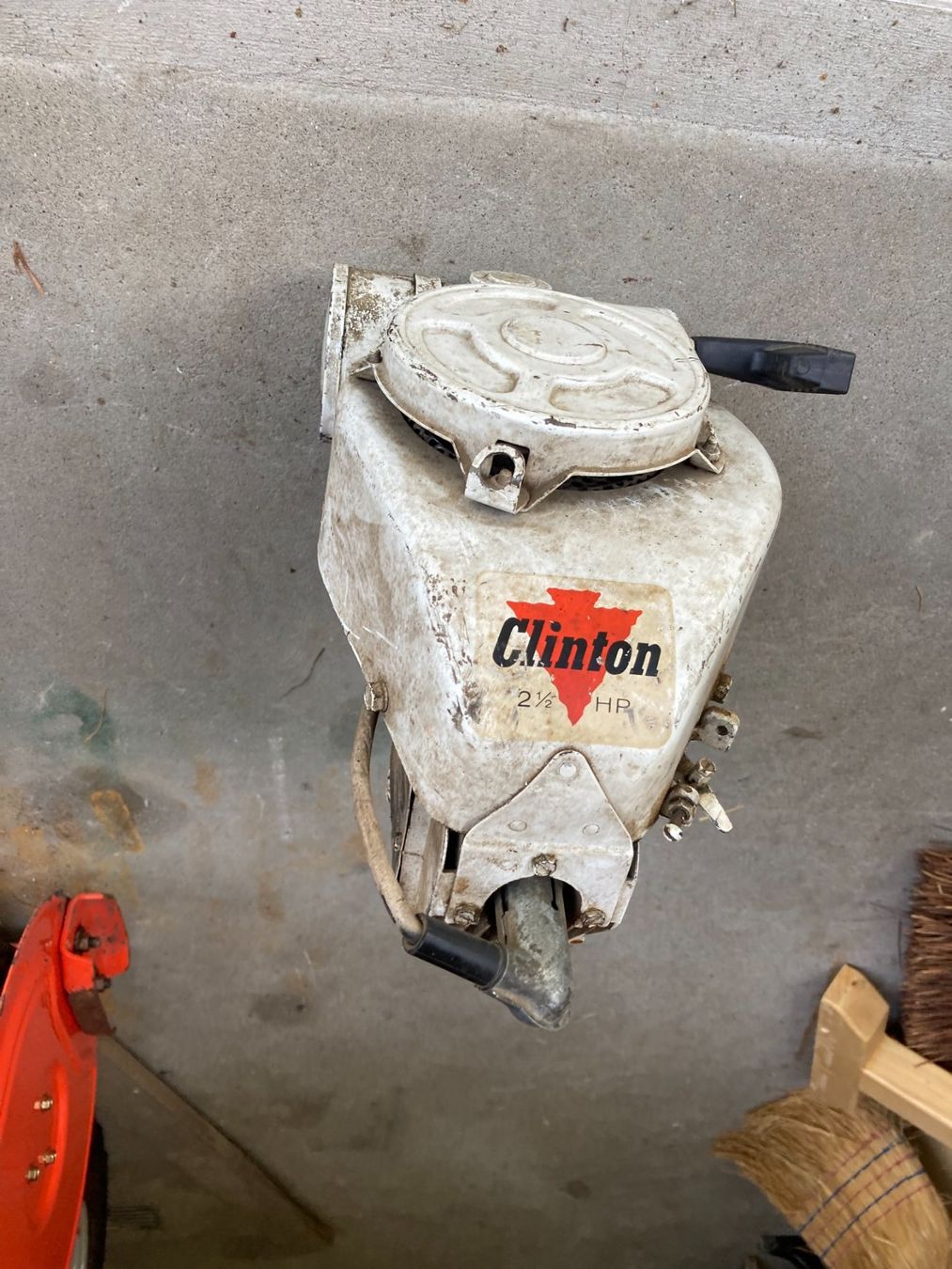 Motoren: Motor Clinton, Benzinmotor – Defekt aus Bauma von Hmuggi