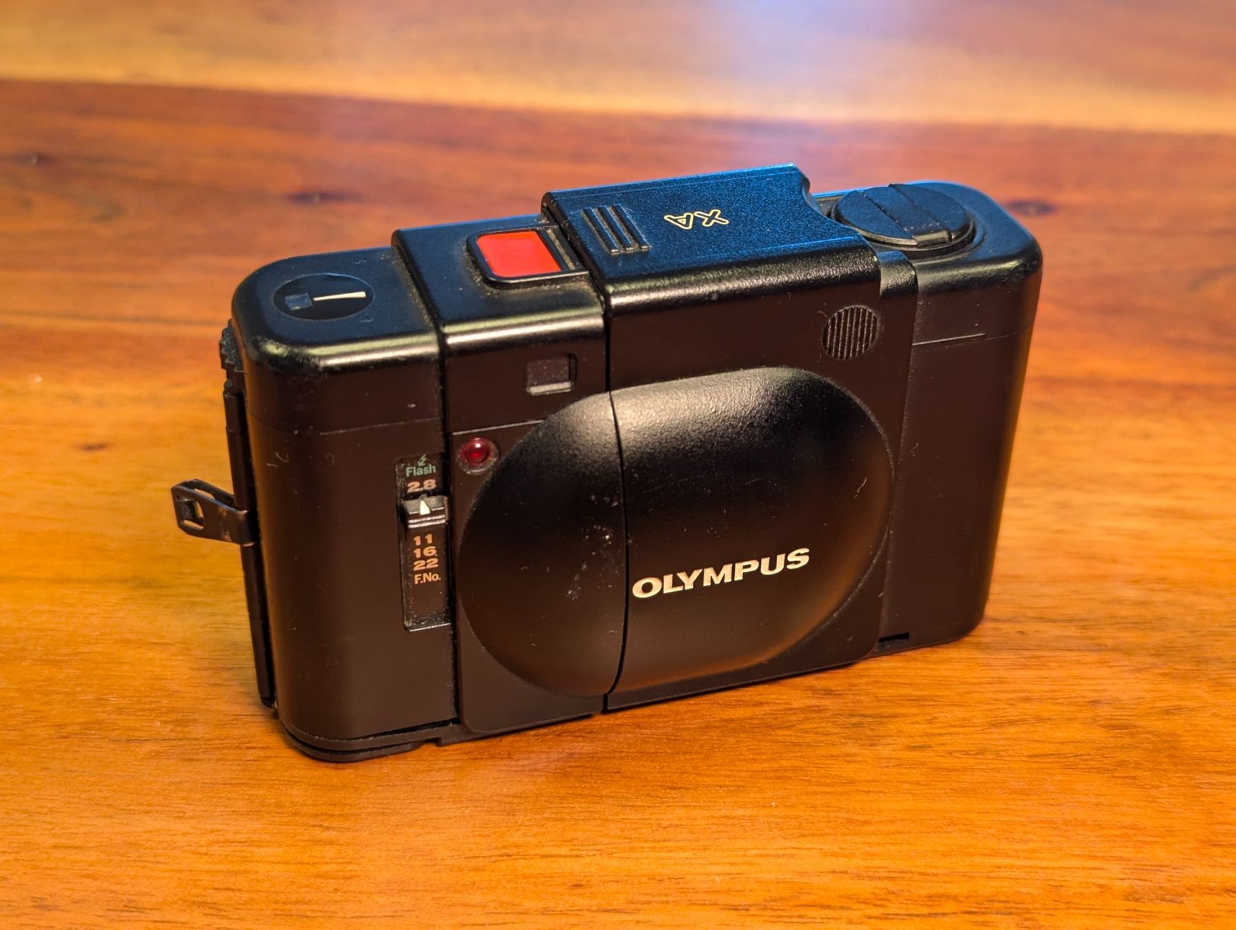 Olympus Fotocamera: Olympus XA 35mm 2.8 – Difettoso da Zürich venduto da Boki.L 4