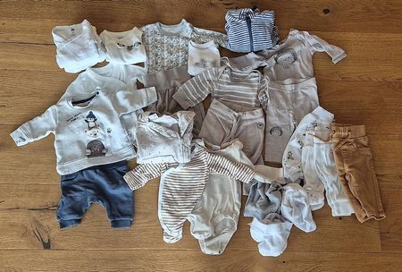 Babykleider-Paket Grösse 50/56 - 25 Teile