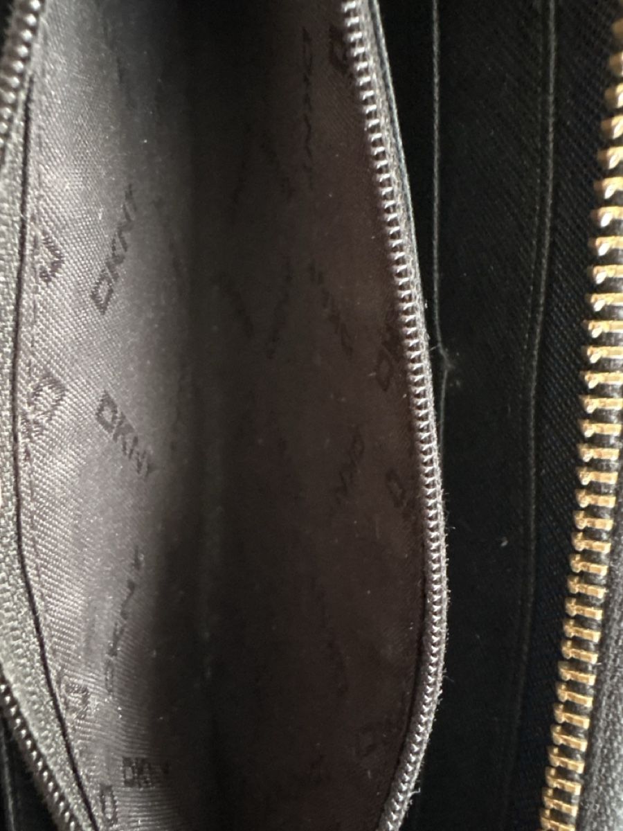DKNY Portamonete: DKNY Portemonnaie, Schwarz – Usato da Pfäffikon ZH venduto da Sil-Vany 6