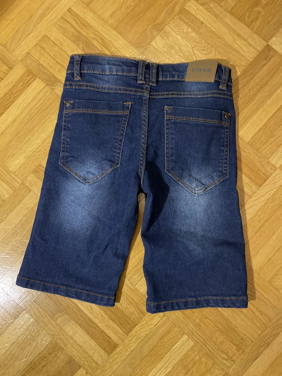 Pantaloni: Jeans-Shorts Grösse 128 – Usato da Wolhusen venduto da Subi688 1