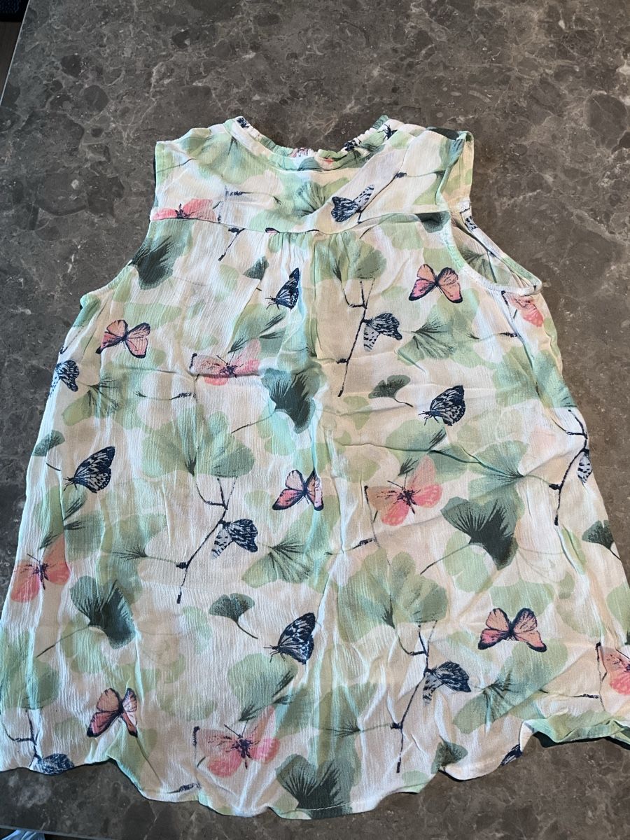 Camicette, T-shirt & Top: Hübsche Bluse mit Schmetterlingen L.O.G.G. 140 – Nuovo (secondo la descrizione) da Oberhof venduto da Hibrzel 1