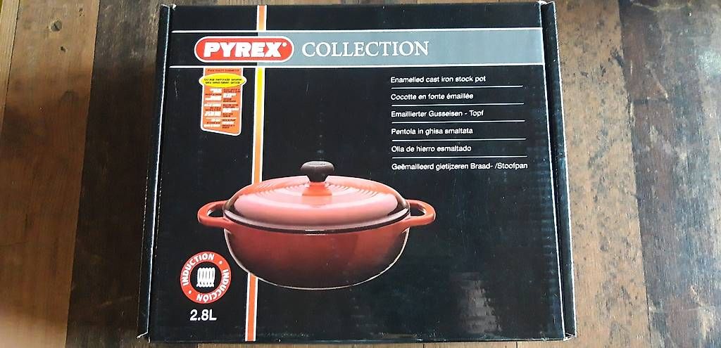 Pyrex Pentole: Cocotte en fonte émaillée – Usato da Le Cerneux-Veusil venduto da Ruthm
