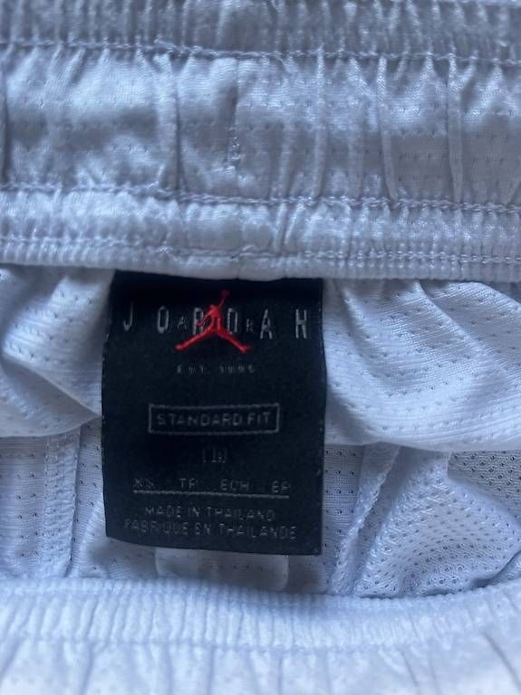 Pantaloni: Short Nike Jordan blanc taille XS – Usato da Yverdon-les-Bains venduto da car_xd5s 2