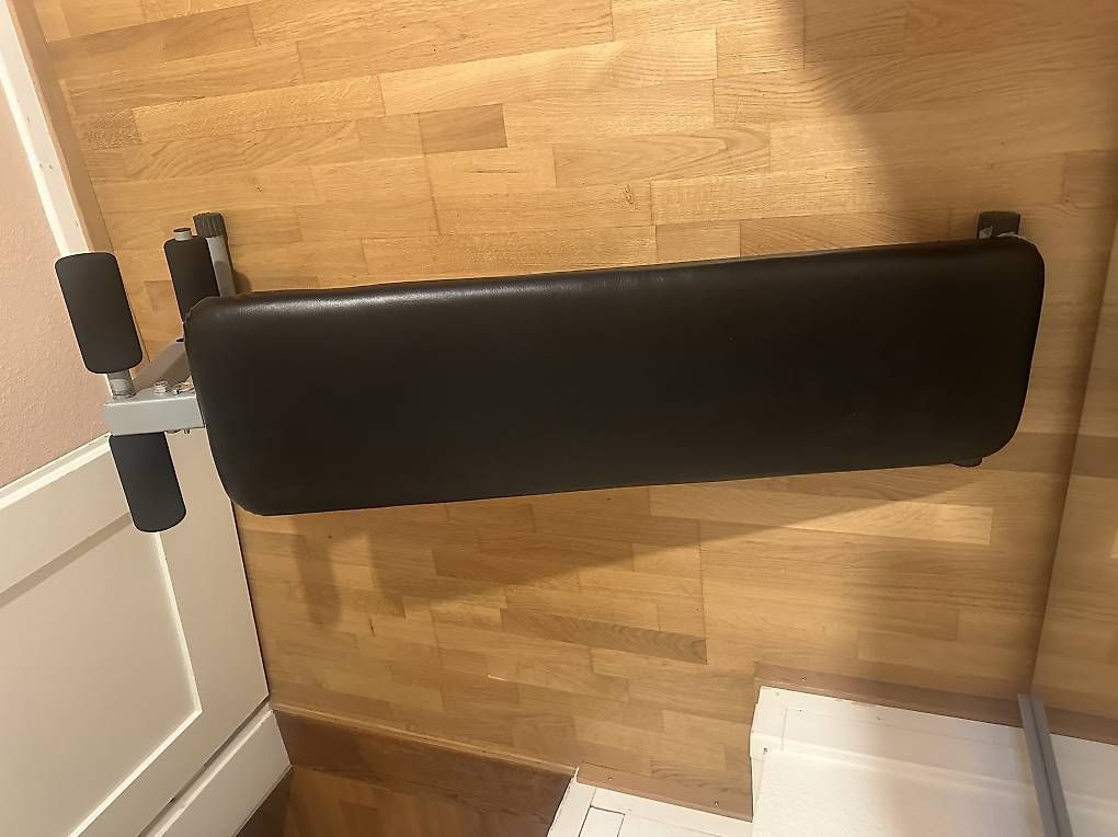 Hometrainer: Trainingsbank / Bauchtrainer  gut erhalten – Usato da Zürich venduto da Dinooo04 1