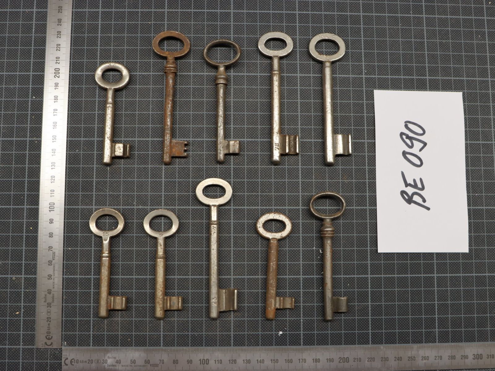 Chiavi: Lot mit 10 antiken Schlüsseln – Usato da Emmetten venduto da Super008