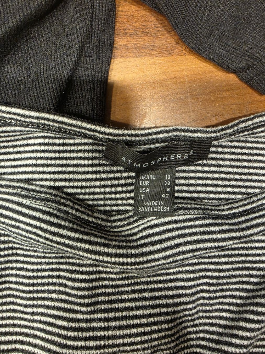 T-shirts: 2 Oberteile Damen Grösse 38  – D'occasion à Luzern par oli_6x2r 1