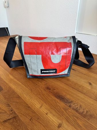 Freitag F11 LASSIE