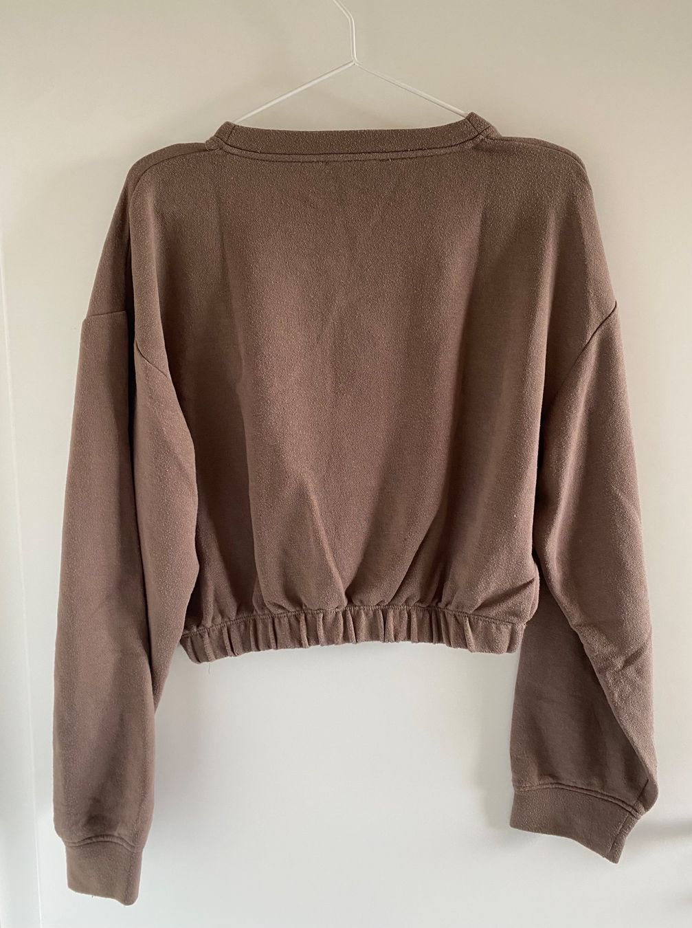 Pull&Bear Pullover & Sweatshirts: Pull&Bear cropped Pullover – Gebraucht aus Oberdiessbach von cor_2nrl 1