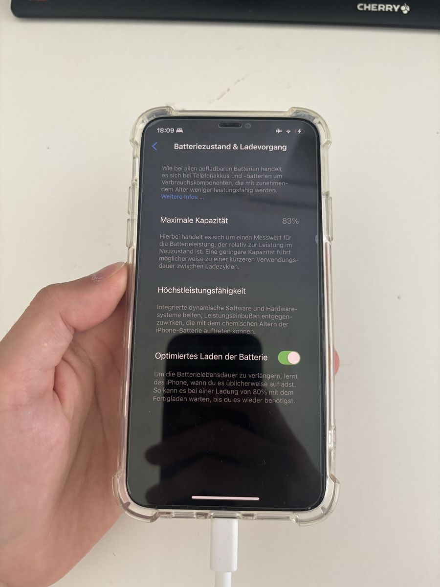 Apple Telefoni cellulari / Smartphones: iPhone 11 Pro Max, 64 GB, Silber - Top Zustand! – Usato da Zürich venduto da Bezo.zh 2