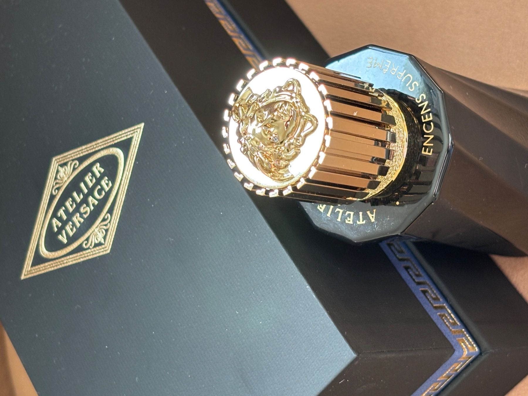 Versace Profumi & Eau de Toilette: Original Atelier Versace Encens Supreme 100ml Eau de Parfum – Nuovo (secondo la descrizione) da Lengnau BE venduto da 4ConsultingSolutions 3
